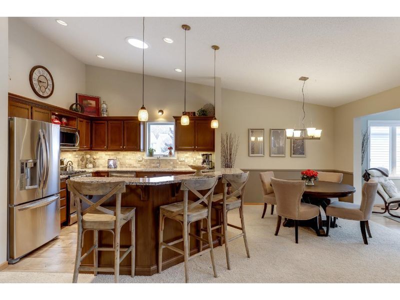 5694 Birch Trl, Shoreview, MN 55126