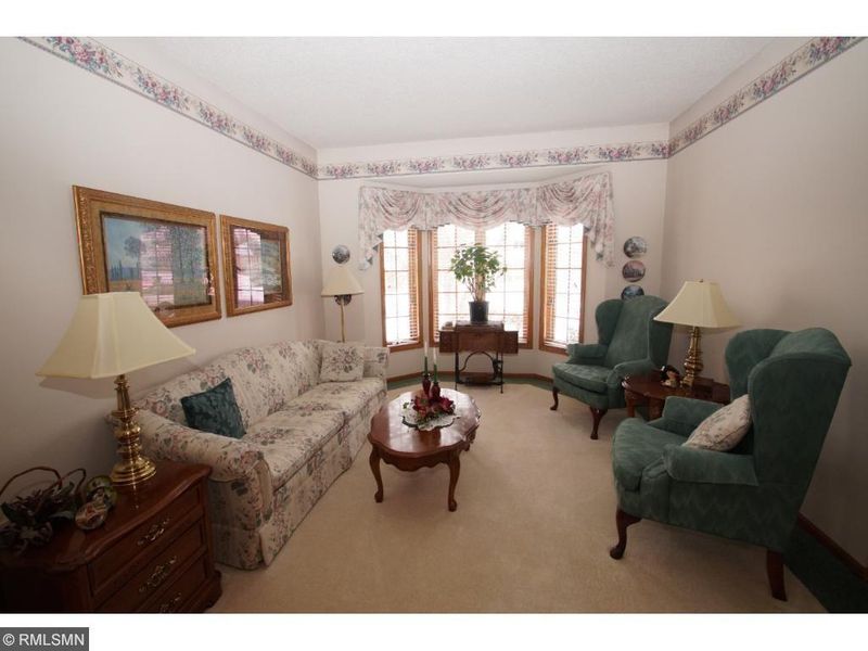 101 Dunbar Way, Mahtomedi, MN 55115