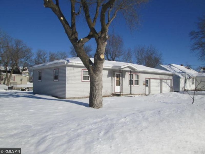 158 5th St NW, Perham, MN 56573