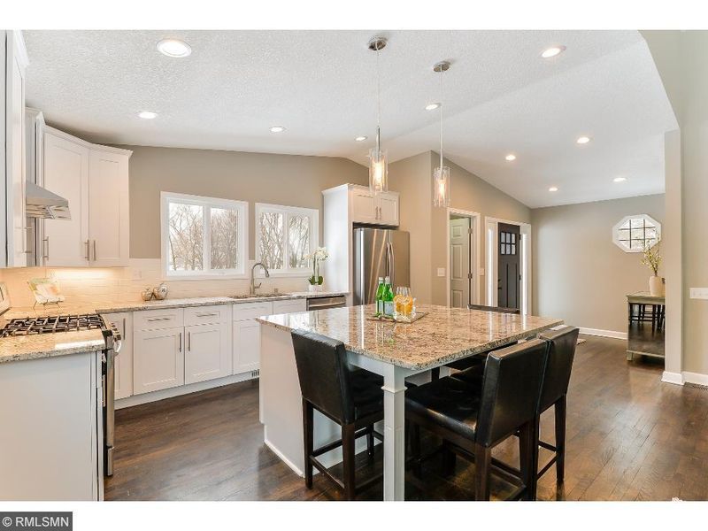 9009 Shannon Ln, Hamel, MN 55340