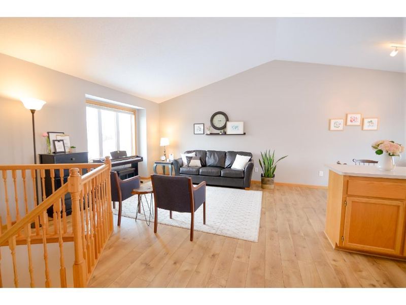 10061 Park Place Dr, Monticello, MN 55362