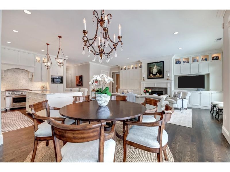 935 E Lake St #311, Wayzata, MN 55391