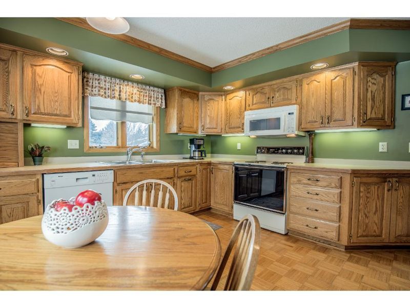 8401 Shadyview Ln N, Maple Grove, MN 55311