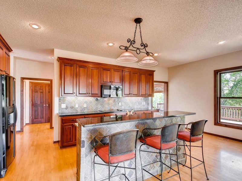 7020 Halstead Dr, Mound, MN 55364