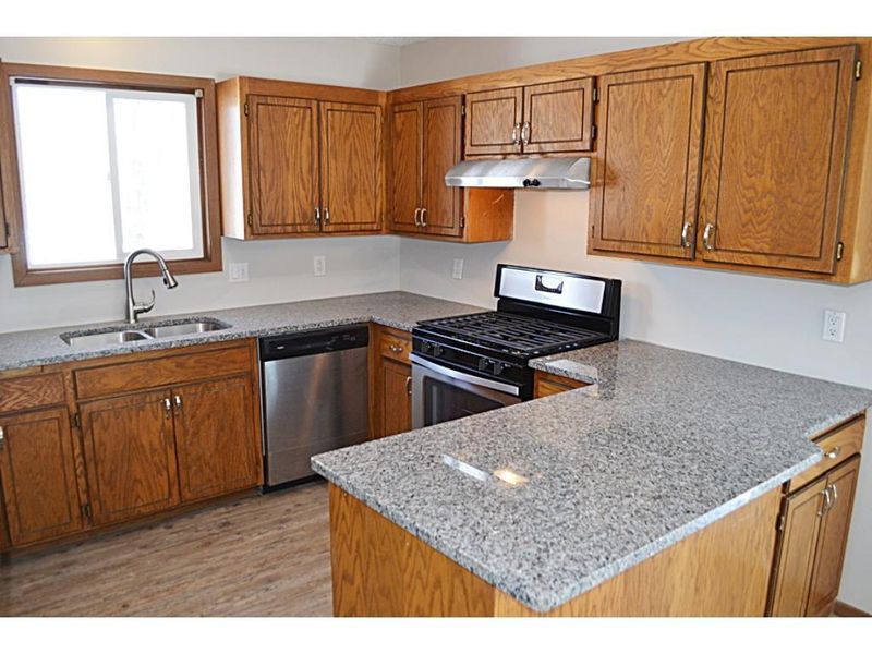 5936 W 137th St, Savage, MN 55378