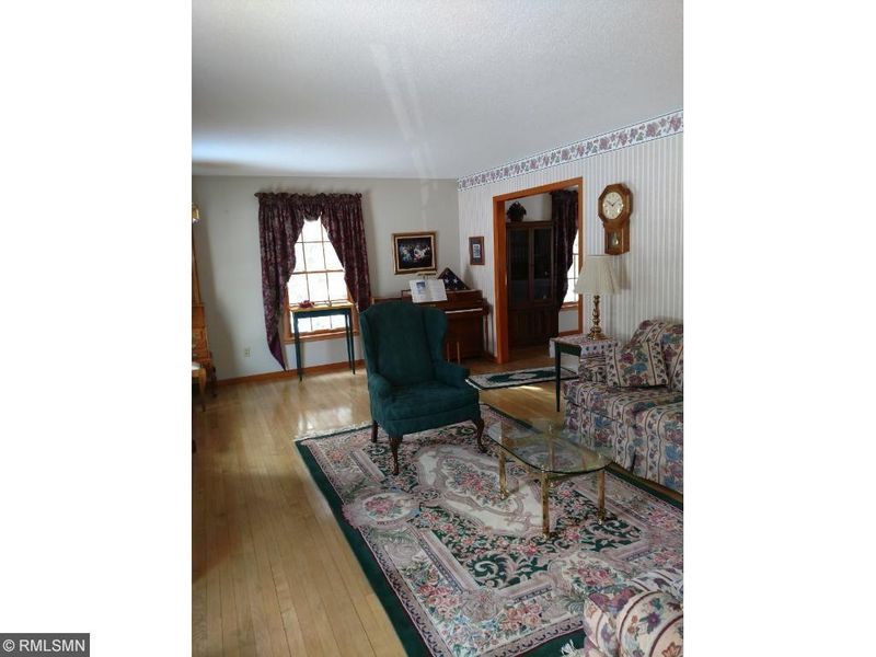 31162 Aberdeen St NE, Cambridge, MN 55008