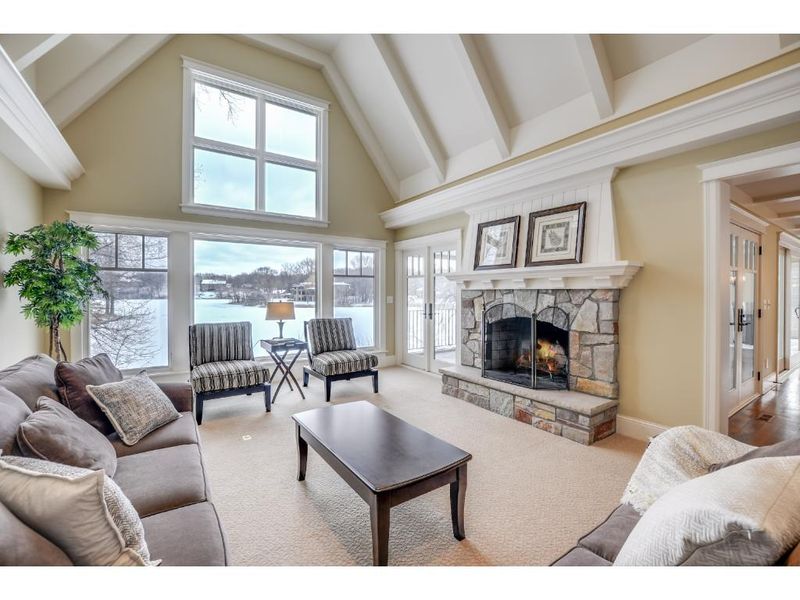 6909 Dakota Trl, Edina, MN 55439