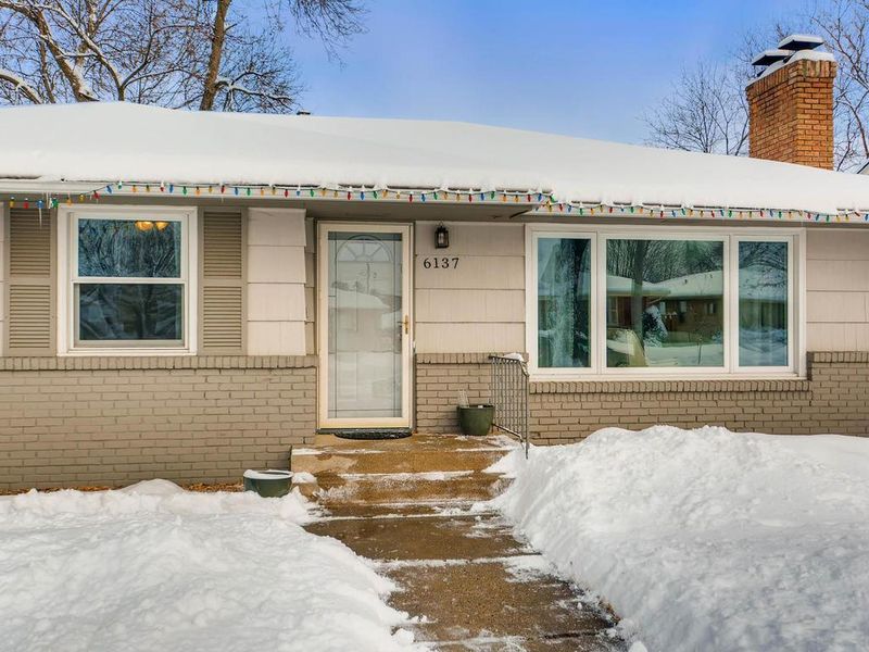 6137 Colfax Ln S, Minneapolis, MN 55419