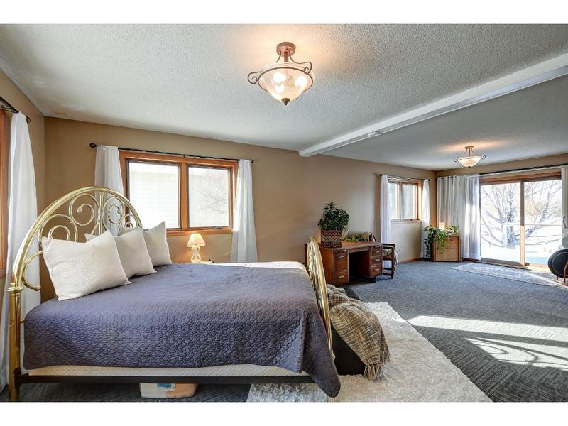 1113 Clubview Dr, Monticello, MN 55362