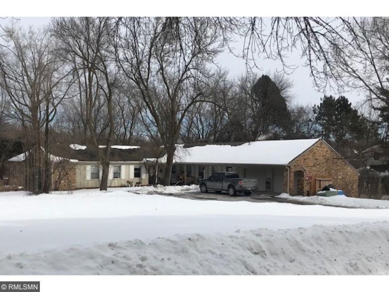 153 Peavey Ln, Wayzata, MN 55391