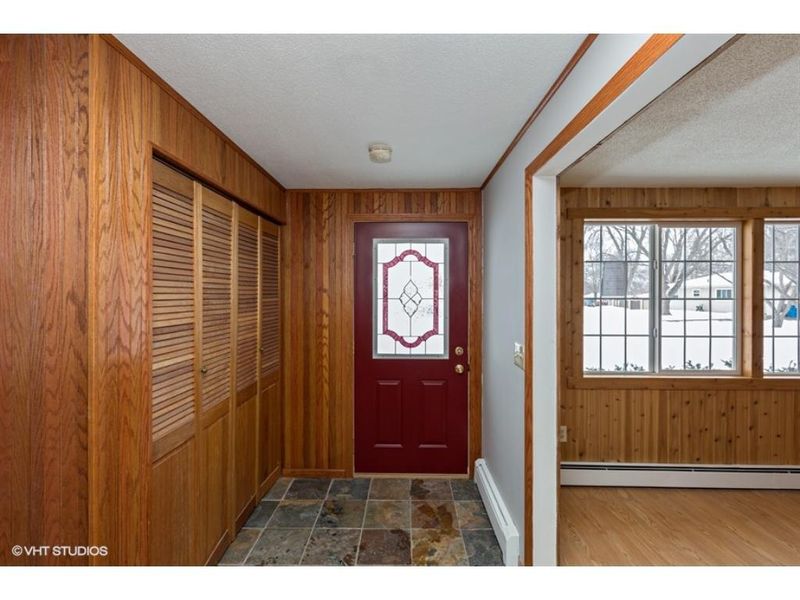 3280 68th Ct E, Inver Grove Heights, MN 55076