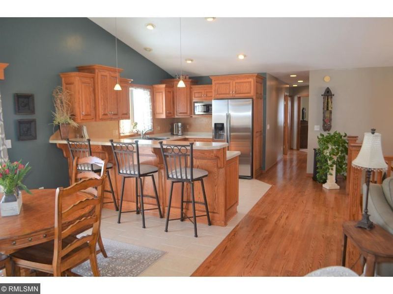 961 Acacia Dr S, Annandale, MN 55302