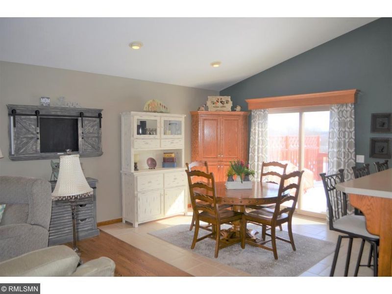 961 Acacia Dr S, Annandale, MN 55302