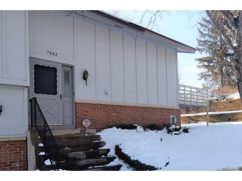 7882 Yucca Ln N, Maple Grove, MN 55311
