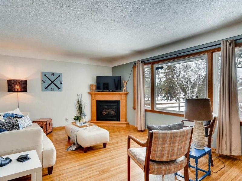3115 Golden Valley Rd, Golden Valley, MN 55422