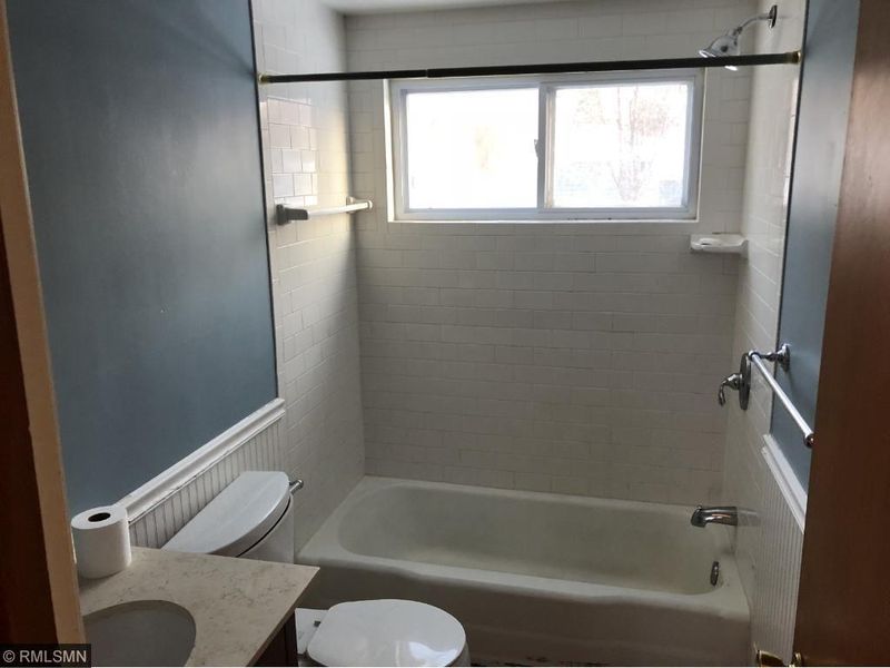 4916 W 114th St, Bloomington, MN 55437