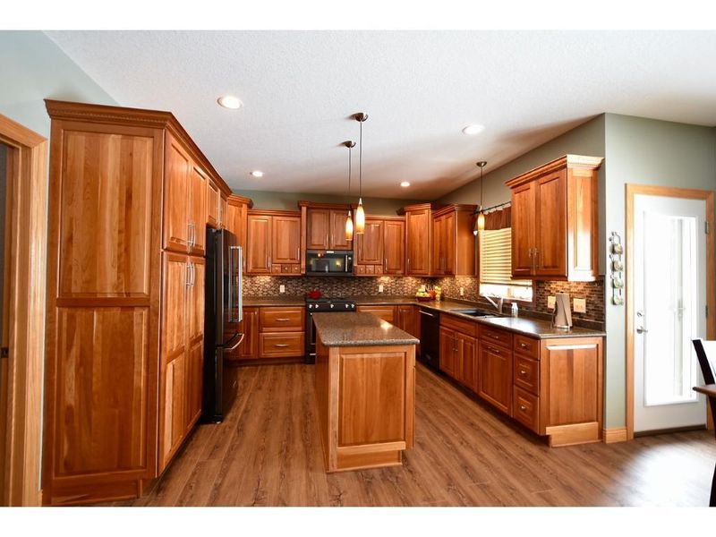 700 Judith Ct, Zumbrota, MN 55992
