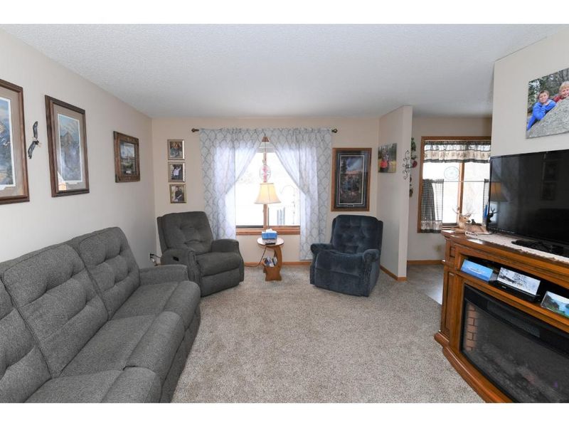 804 6th Ave SW, Isanti, MN 55040