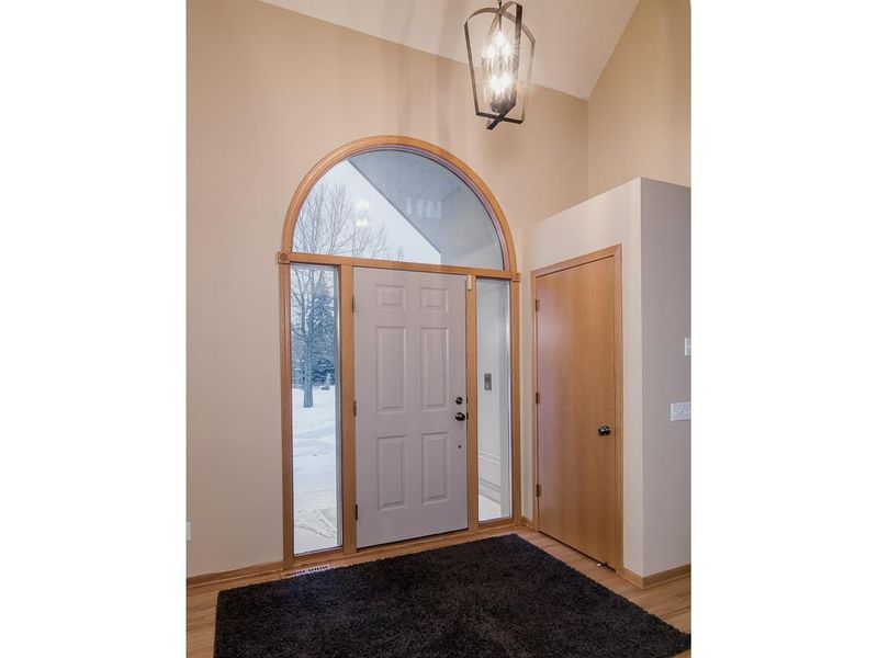 1588 Wexford Cir, Eagan, MN 55122