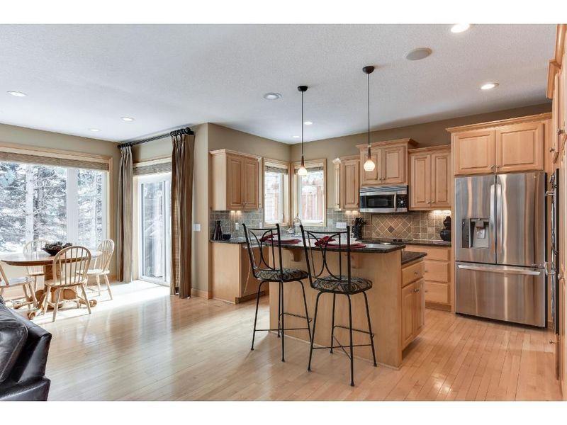 8161 Drexel Ct, Eden Prairie, MN 55347