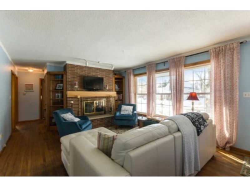143 6th St NW, Forest Lake, MN 55025
