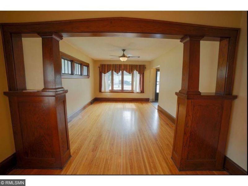 1289 Saint Clair Ave, Saint Paul, MN 55105