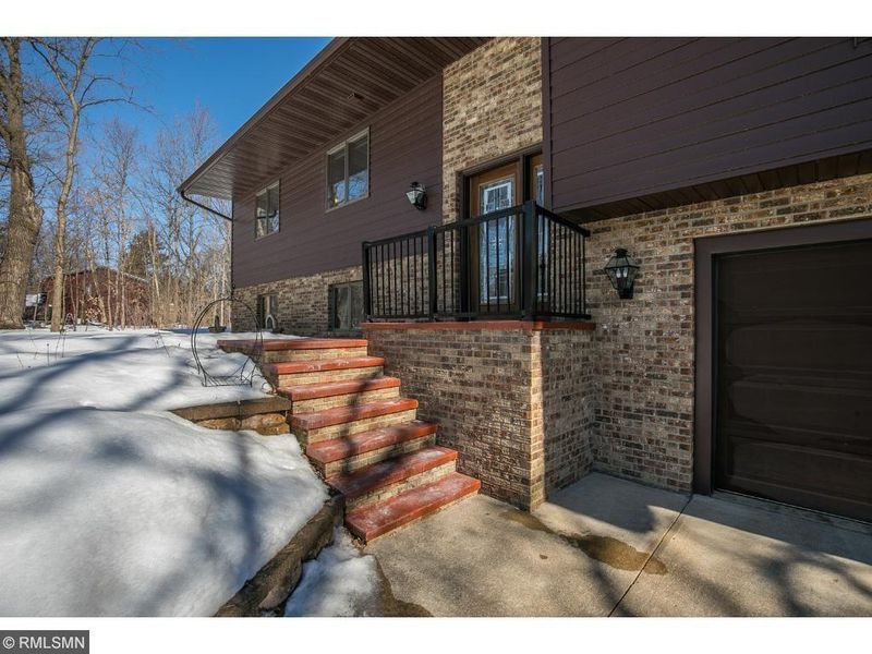 9053 Baker Ave, Northfield, MN 55057