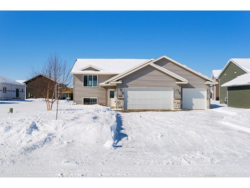 1140 Heron Dr, Mankato, MN 56001