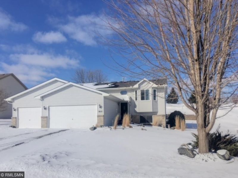 8650 Trista Ln E, Saint Bonifacius, MN 55375