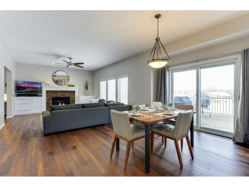2916 Eagle Valley Dr, Woodbury, MN 55129