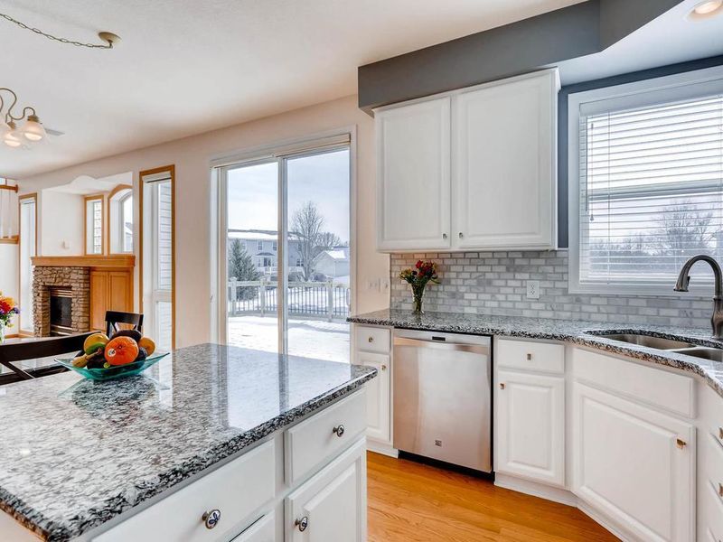 18045 46th Ave N, Plymouth, MN 55446