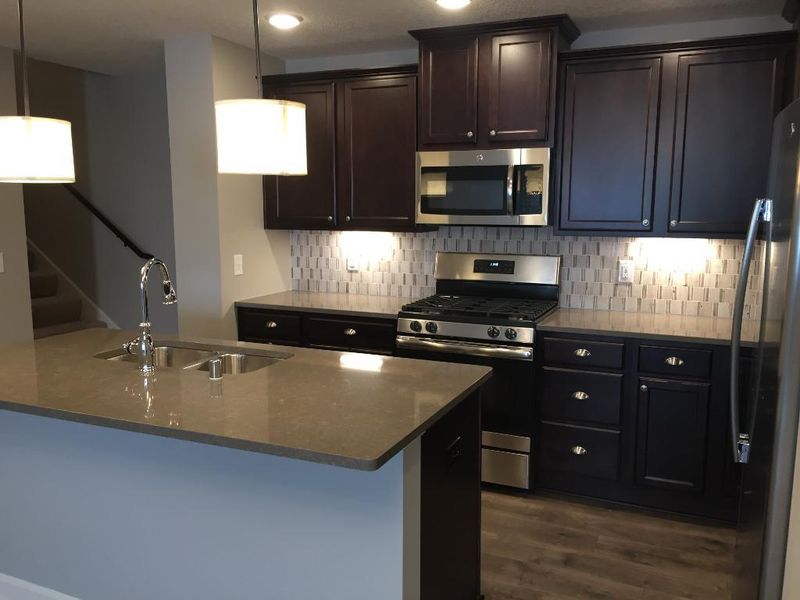 9883 5th St Ln N, Lake Elmo, MN 55042