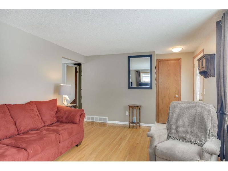 589 53 1/2 Ave NE, Fridley, MN 55421