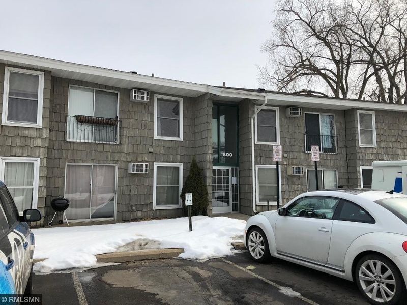 800 6th St S #5, Hopkins, MN 55343