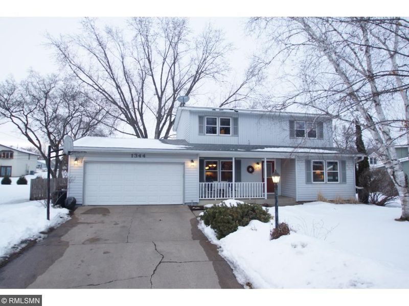 1344 Honeysuckle Ln, Hastings, MN 55033