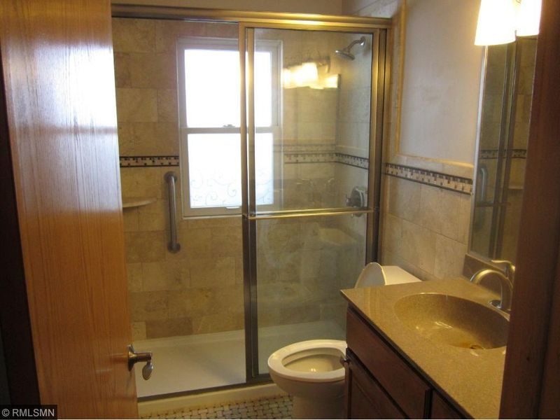 2309 15th Ave E, Maplewood, MN 55109