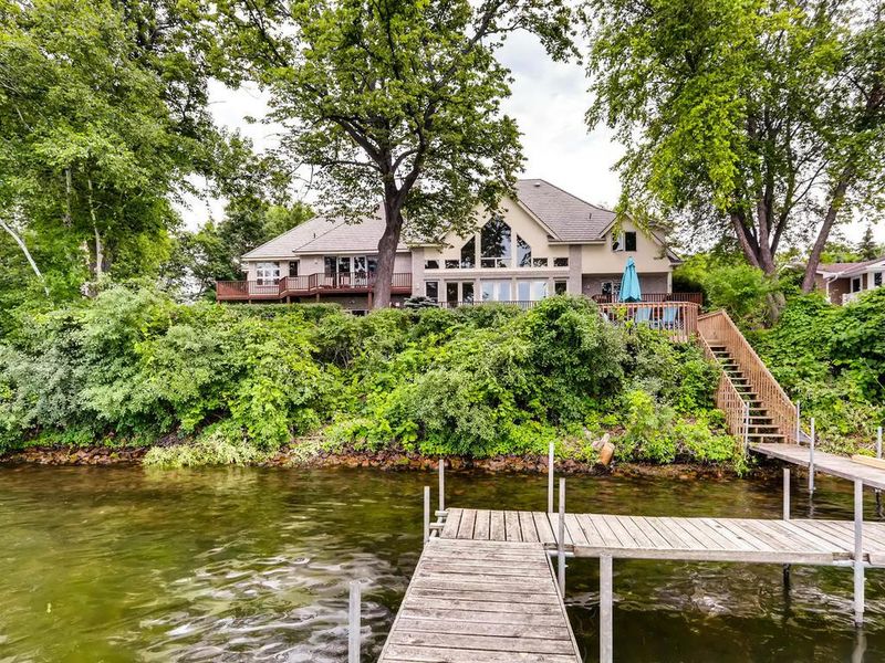 2508 Arcola Ln, Wayzata, MN 55391