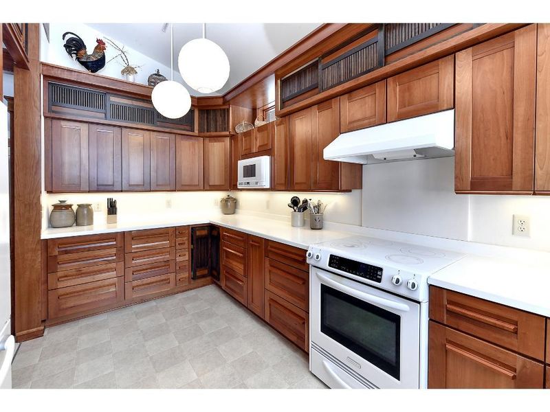 3249 Casco Cir, Wayzata, MN 55391