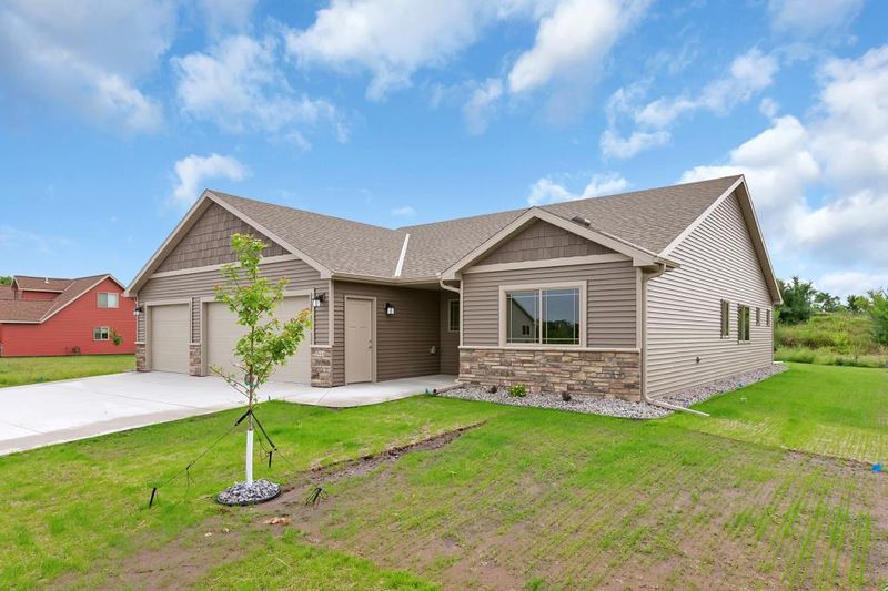 1944 38th St S, Saint Cloud, MN 56301