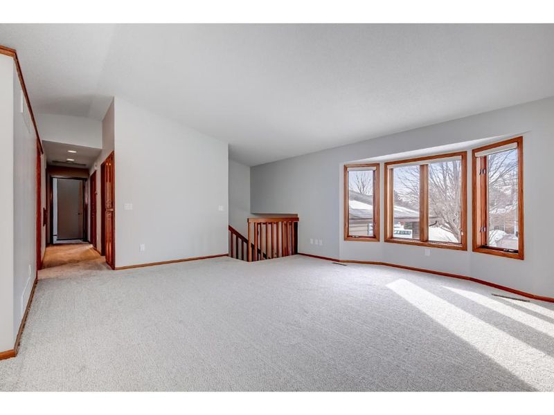 15643 Highview Ln, Apple Valley, MN 55124
