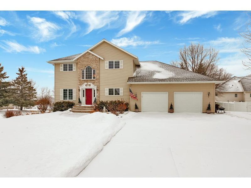635 4th Ave NW, Melrose, MN 56352