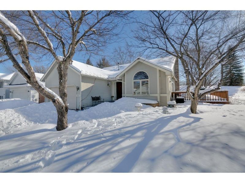 11931 Summerset Ln, Burnsville, MN 55337