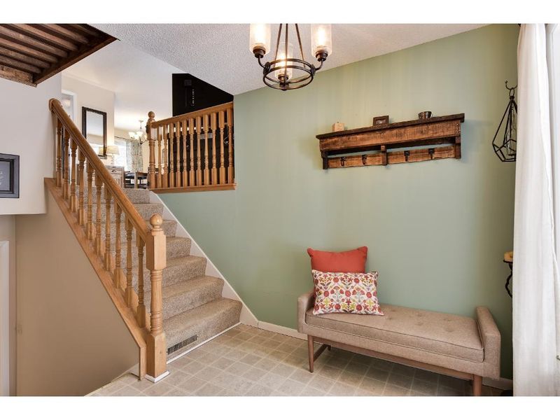 5292 Clayton Dr, Maple Plain, MN 55359