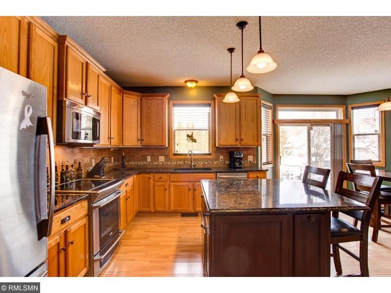 3473 Savannah Ave, White Bear Lake, MN 55110