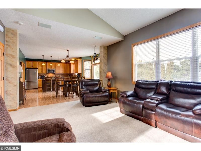 3473 Savannah Ave, White Bear Lake, MN 55110