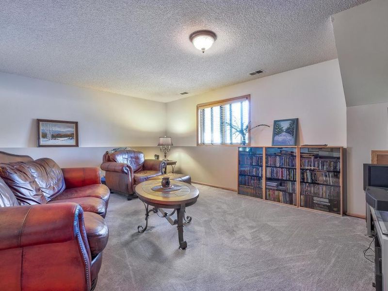 4051 Leslee Curve, Excelsior, MN 55331