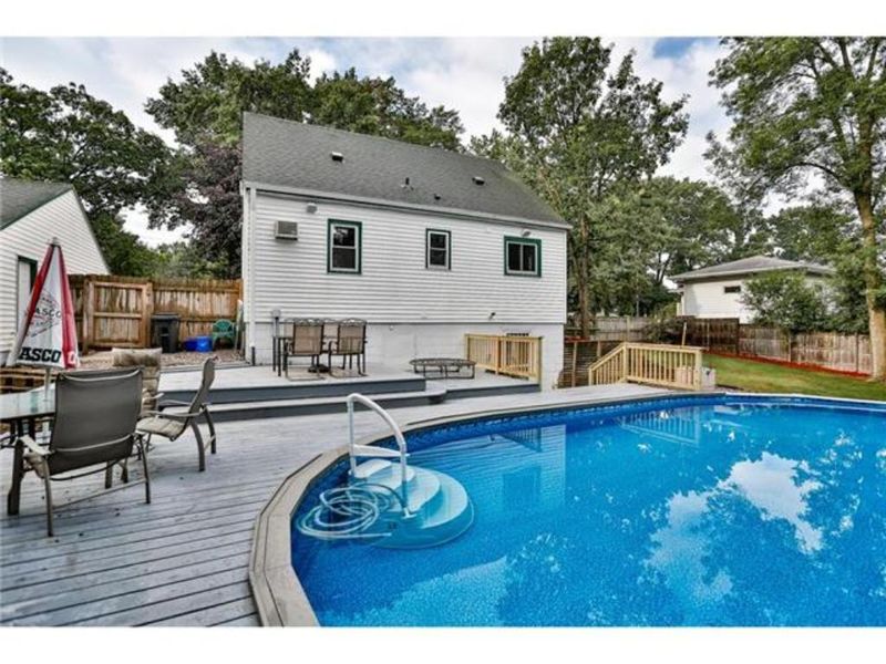 2217 Londin Ln E, Saint Paul, MN 55119