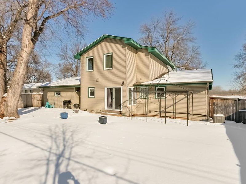 4057 Boone Ave N, New Hope, MN 55427