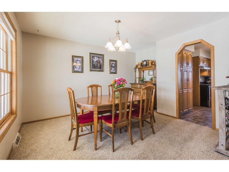 2526 Briar Oakes Blvd, Monticello, MN 55362