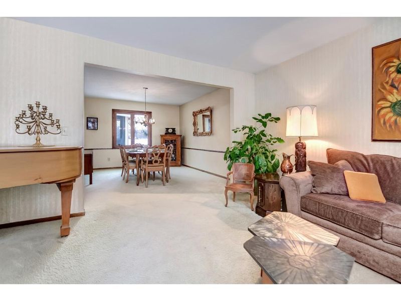 1301 Bliss Ln, Bloomington, MN 55431